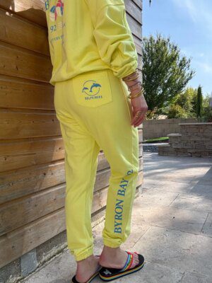 Jogpant crew Byron Bay yellow